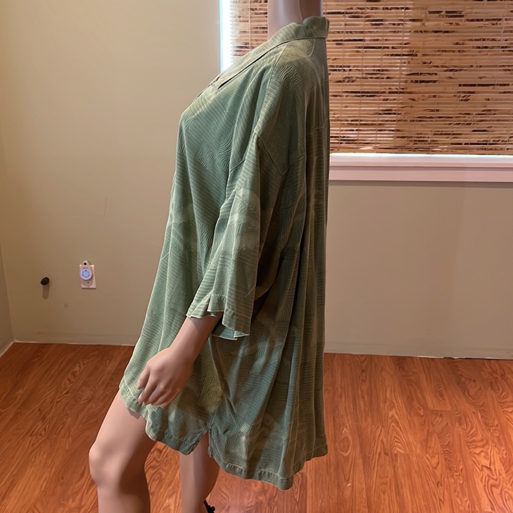 Tommy Bahama Silk Pam Tree Pattern Button Down Sh… - image 3